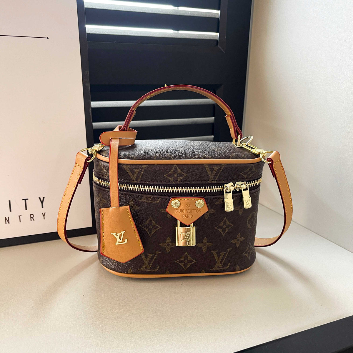 Vintage-Inspired Box hand bag – Elegant Monogram Tote Box