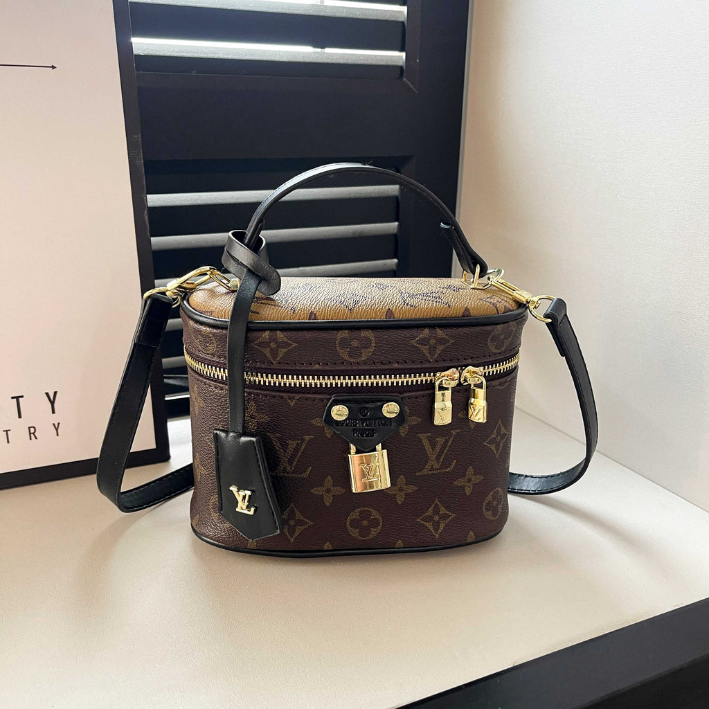 Vintage-Inspired Box hand bag – Elegant Monogram Tote Box
