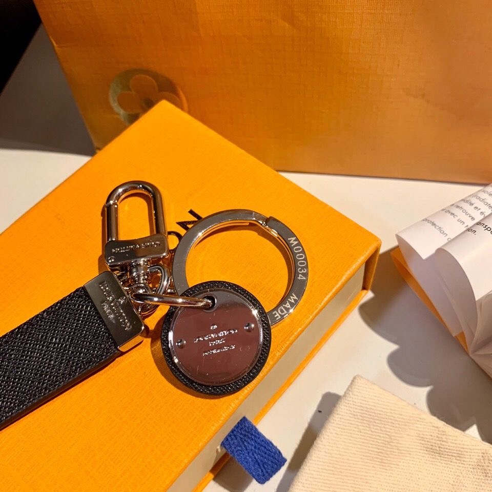 Early Spring Fashion Pendant